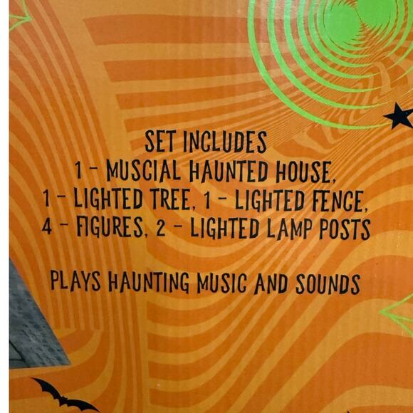 Disney Halloween Village Set 9 Pc Resin LED Haunted Music Minnie Mickey Pumpkins - Picture 10 of 11